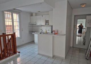  Appartement à louer 1 pièce 42 m²