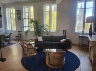 Appartement à louer 4 pièces 97 m²