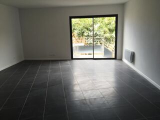  Appartement à louer 3 pièces 84 m²