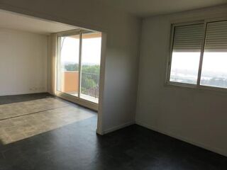  Appartement � louer 3 pi�ces  Cenon