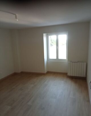  Maison à louer 3 pièces 66 m² Targon