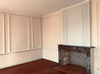  Maison à louer 6 pièces 220 m²