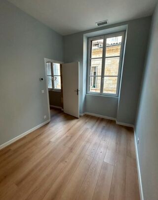  Appartement à louer 3 pièces 55 m²