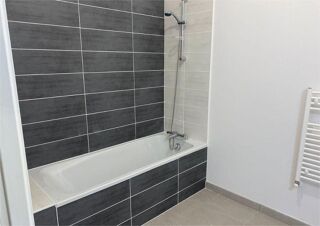  Appartement à louer 4 pièces 87 m²