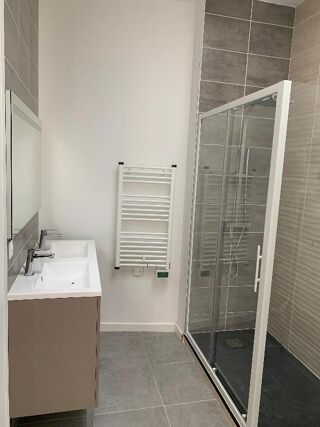  Appartement à louer 2 pièces 58 m²