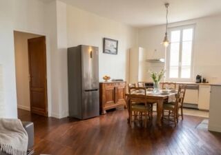  Appartement à louer 3 pièces 105 m²