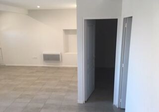  Appartement � louer 5 pi�ces  Cavignac