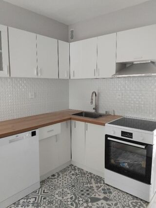  Appartement à louer 5 pièces 80 m²