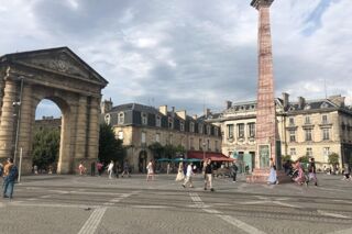  Appartement à louer 2 pièces 45 m²