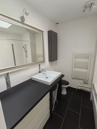  Appartement à louer 2 pièces 70 m²