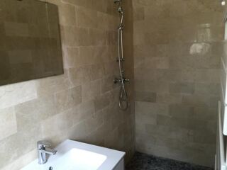  Appartement à louer 3 pièces 84 m²