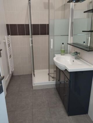  Appartement à louer 2 pièces 45 m²