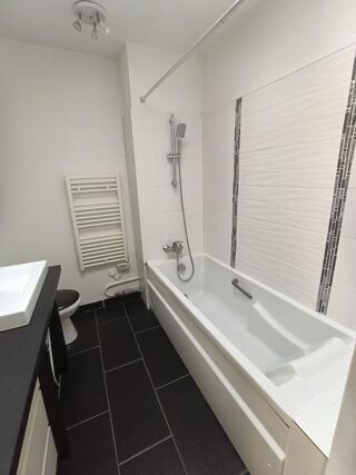  Appartement à louer 2 pièces 70 m²