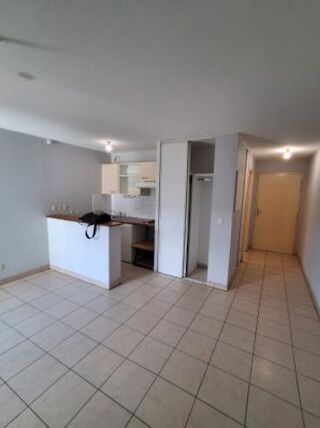  Appartement à louer 1 pièce 28 m²