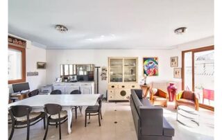  Appartement à louer 4 pièces 167 m²