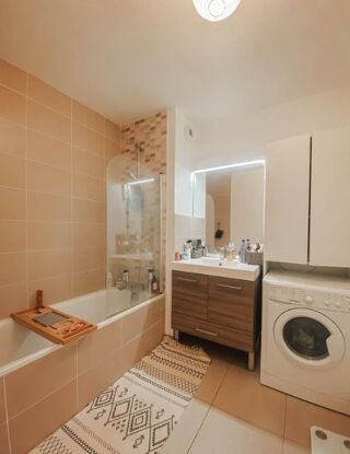  Appartement � louer 4 pi�ces  Bordeaux