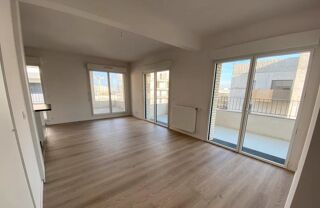  Appartement à louer 4 pièces 87 m²