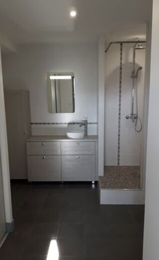  Maison à louer 3 pièces 130 m²