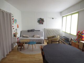  Appartement à louer 2 pièces 56 m²