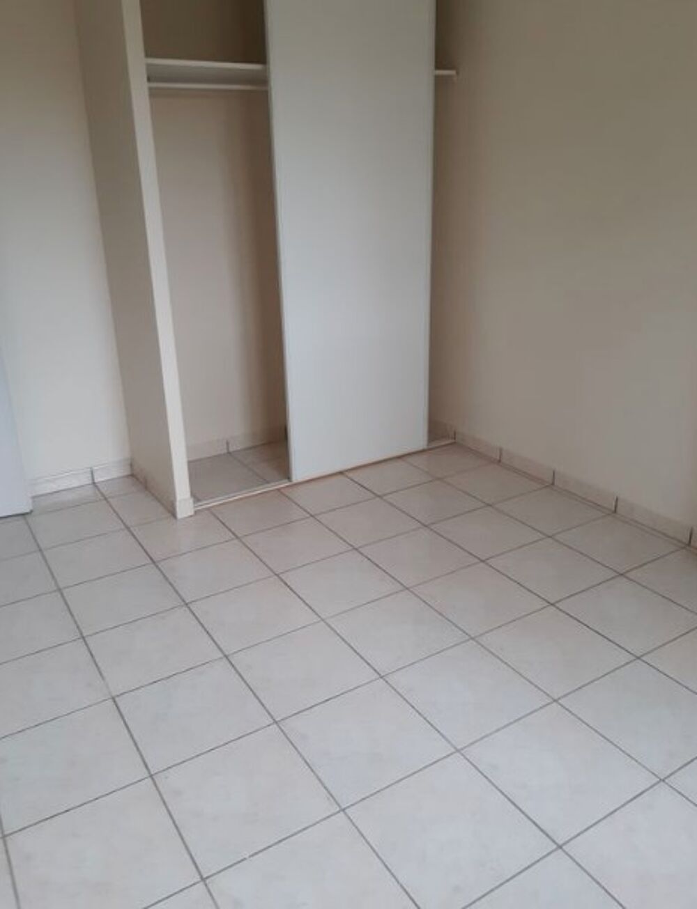 Location Maison Maison/Villa T4 Ares