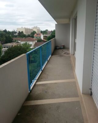  Appartement à louer 4 pièces 80 m²