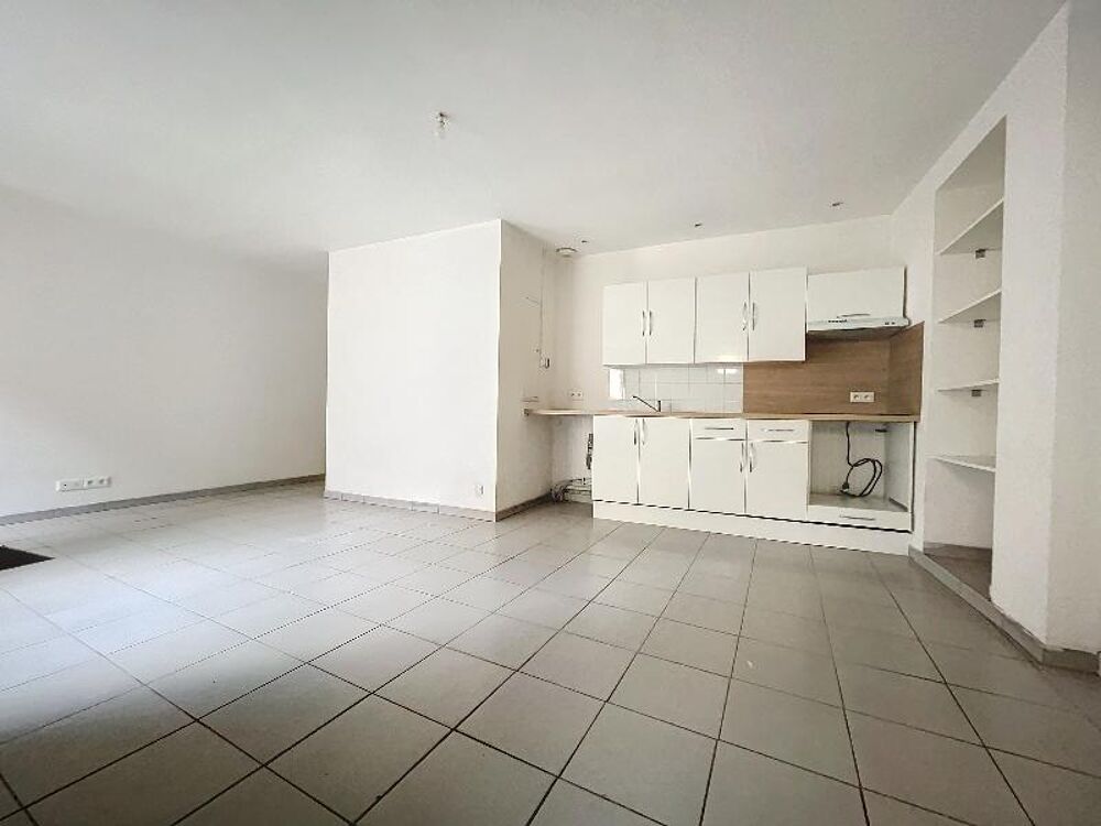 Location Maison Maison/Villa T5 Anglade