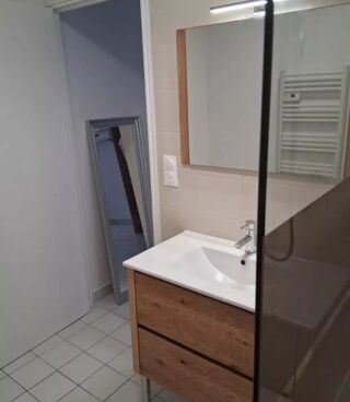  Appartement � louer 3 pi�ces  Bordeaux