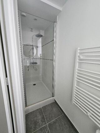  Appartement � louer 5 pi�ces  Cenon