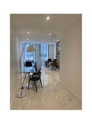  Appartement à louer 3 pièces 107 m²