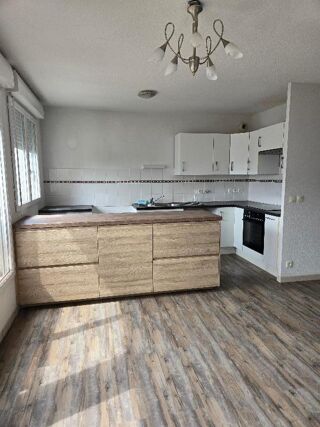  Appartement � louer 3 pi�ces  Ares
