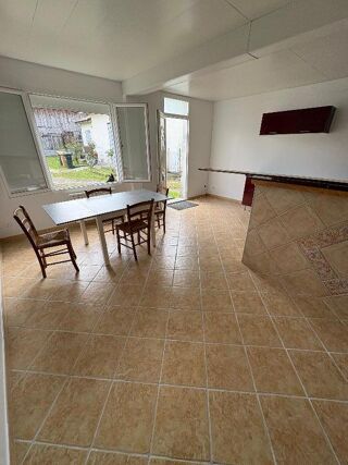  Maison � louer 3 pi�ces  Eglisottes-et-chalaures
