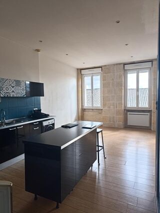  Appartement à louer 2 pièces 70 m²