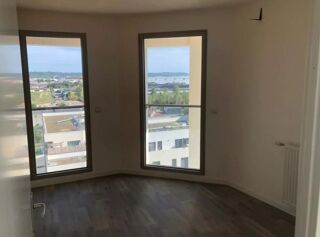  Appartement � louer 4 pi�ces  Bordeaux