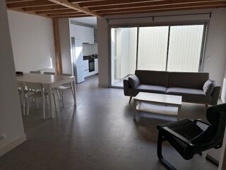  Appartement à louer 3 pièces 81 m²