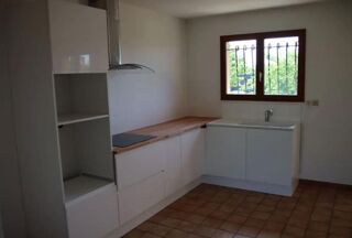  Appartement à louer 3 pièces 75 m²