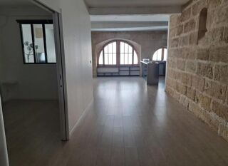  Appartement à louer 2 pièces 68 m²
