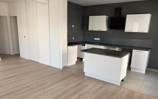  Appartement à louer 4 pièces 87 m²
