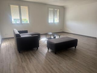  Appartement à louer 3 pièces 90 m²
