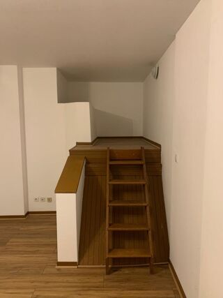  Appartement à louer 2 pièces 45 m²