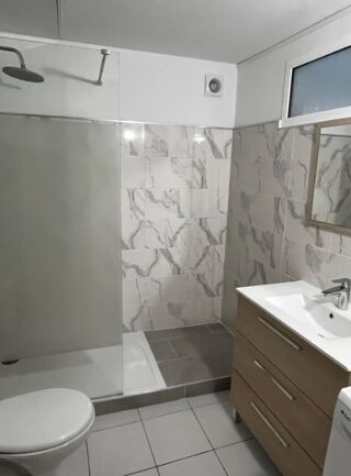 Appartement à louer 2 pièces 66 m²