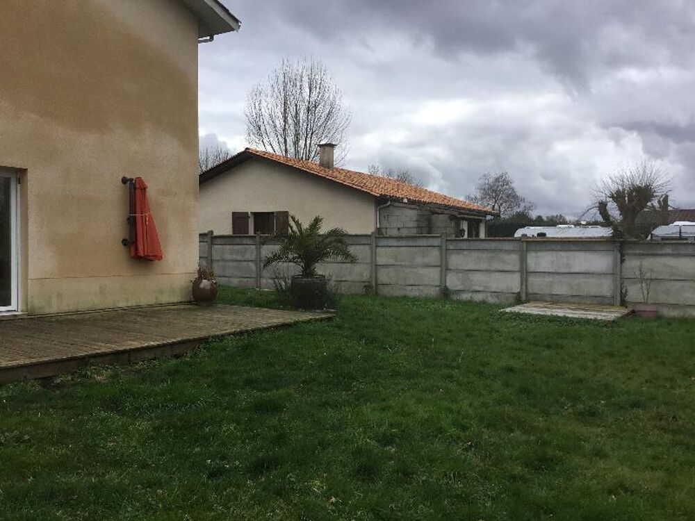 Location Maison Maison/Villa T5 Ambares-et-lagrave