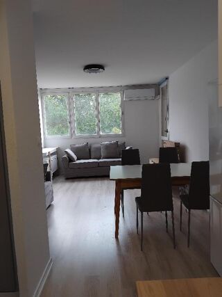  Appartement à louer 5 pièces 80 m²