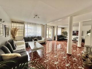  Maison  vendre 10 pices 230 m