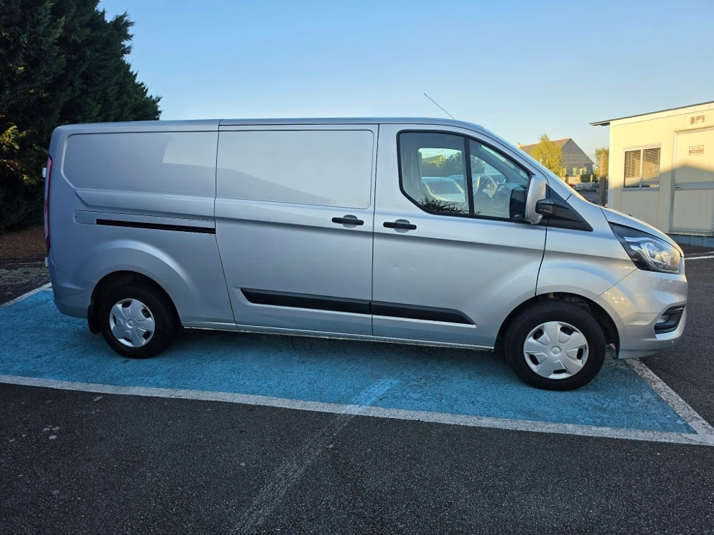 Transit 11242&curren; HT-L2H1 2.0 ECOBLUE 130 TREND BUSINESS +ATTELAGE 2020 occasion 44290 Conquereuil