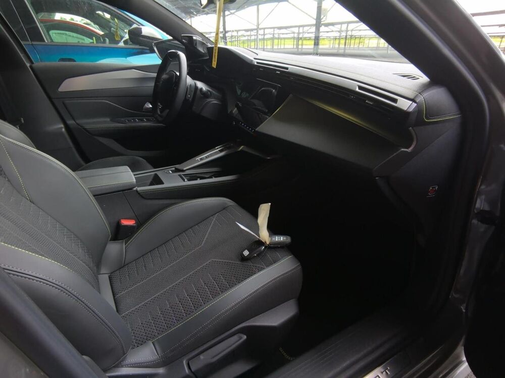 308 SW 1.2 Hybrid 145ch GT e-DCS6 / Toit ouvrant + Attelage d&eacute;monta 2025 occasion 28500 Vernouillet