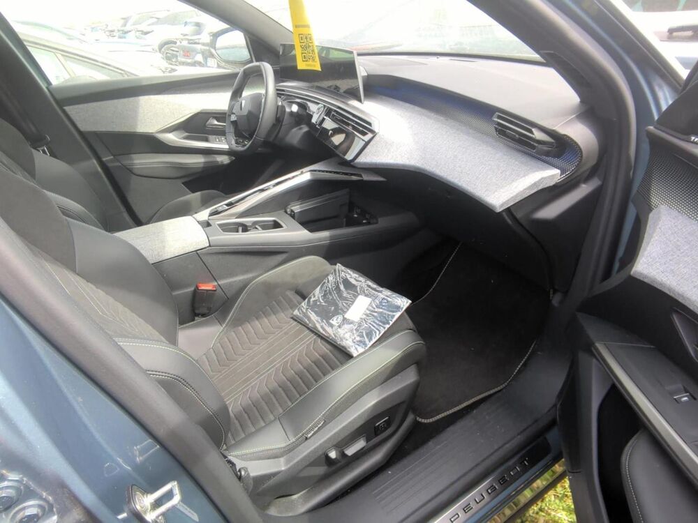 3008 1.2 Hybrid 145ch GT e-DCS6 / Toit ouvrant+ Pack vision 360 & 2025 occasion 28500 Vernouillet