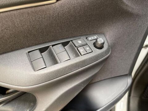 Yaris Cross 116h Design MY22 2023 occasion 13400 Aubagne
