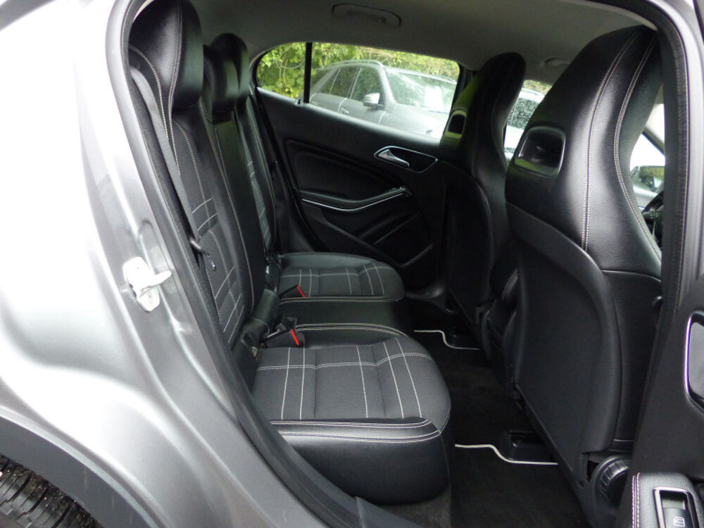 Classe GLA 200 CDI SENSATION 4MATIC 7G-DCT 2015 occasion 77144 Mont&eacute;vrain