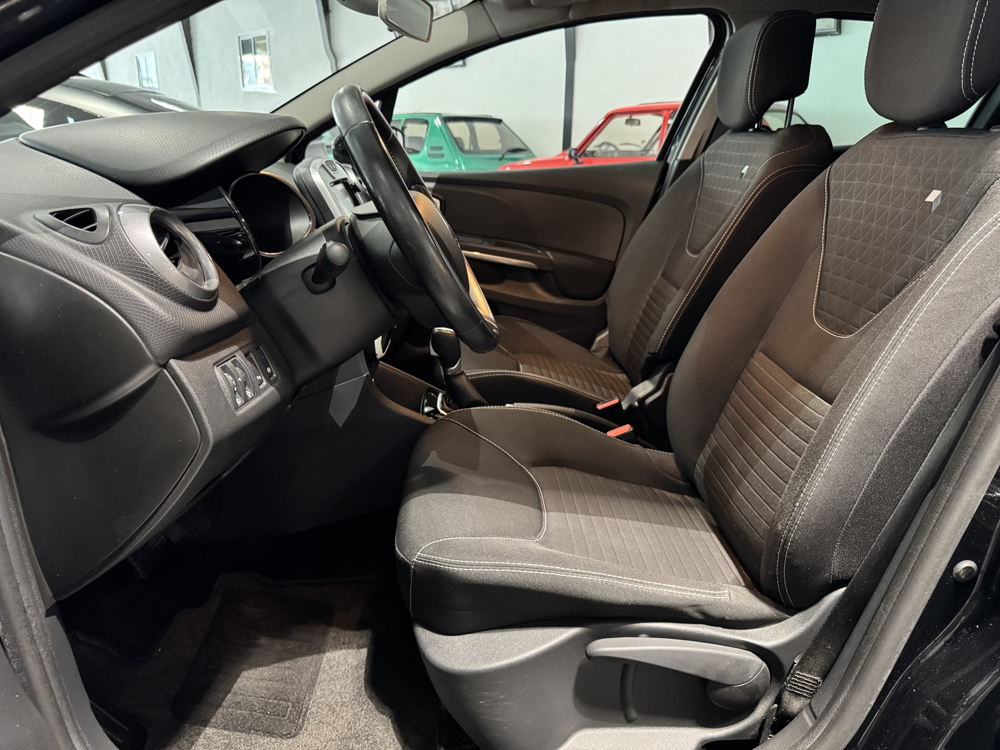 Clio IV 1.5 DCI 90CH EDC PREMIERE MAIN 2016 occasion 12000 RODEZ
