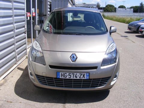 Grand Sc&eacute;nic III III 1.5 DCI 105CH PRIVILEGE 5 PLACES 2010 occasion 38150 Salaise-sur-Sanne
